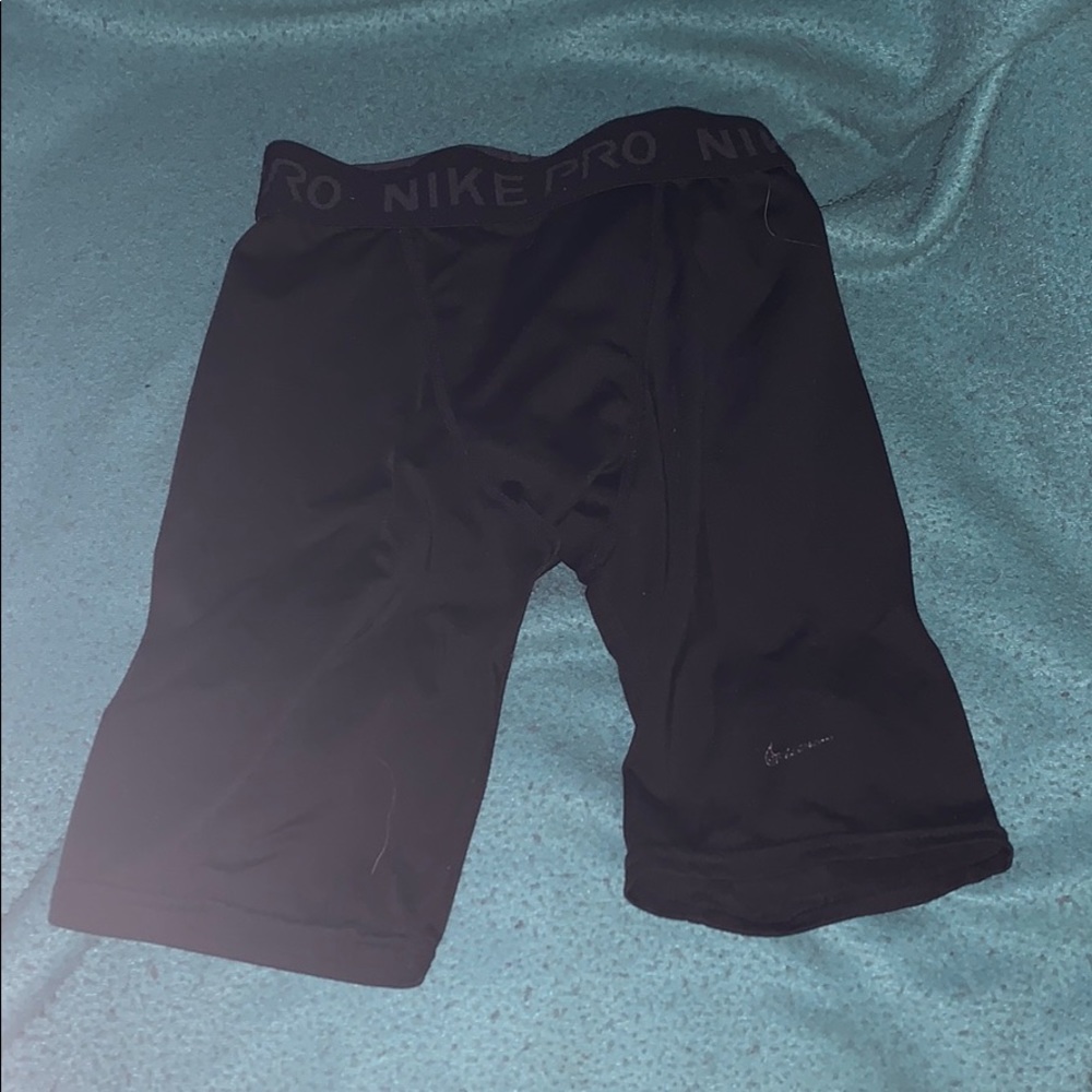 SOLD SOLD SOLD 🛍YOUTH NIKE Slider Shorts